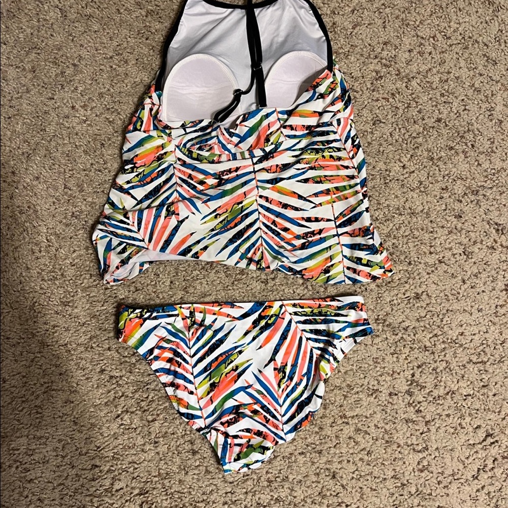 Swimsuit set - Picture 2 of 4